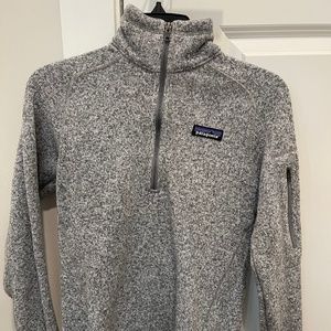 Patagonia, GREY/WHITE PULL OVER, SIZE SMALL